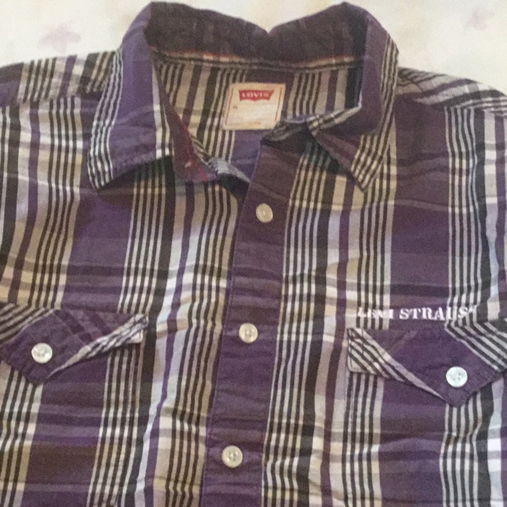 Levi’s shirt